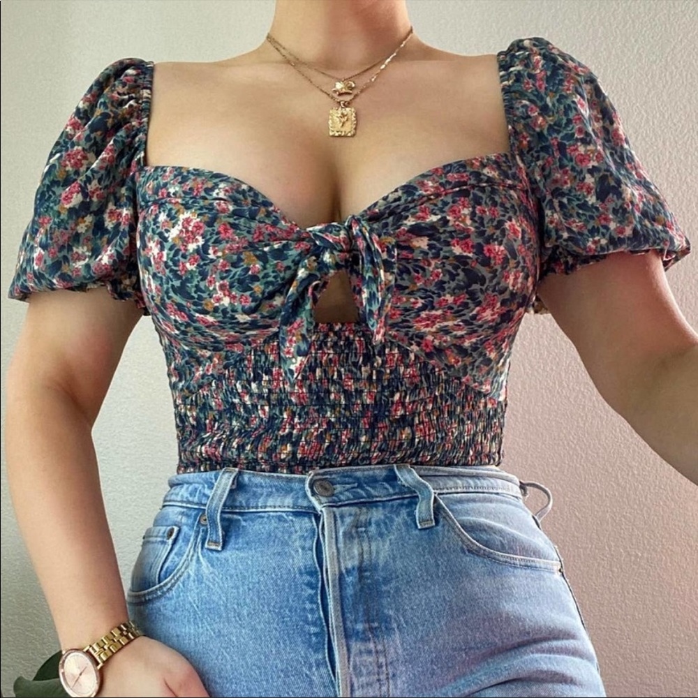 Blush J Addison Top in Olive Pink & Navy Floral Print Crop Blouse Top
